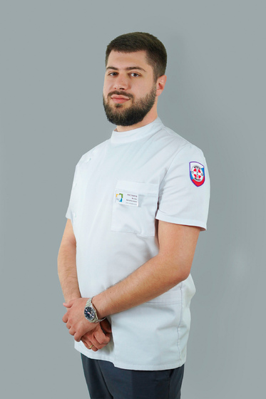 Рустамов Ислам Балагюлович, стоматолог-хирург